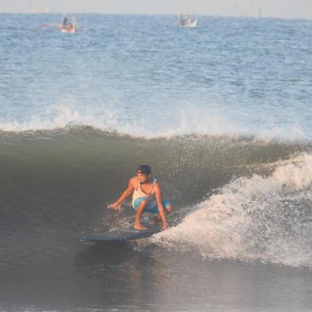 The Point Surfcamp Bali Hotel Pulukan Luaran gambar