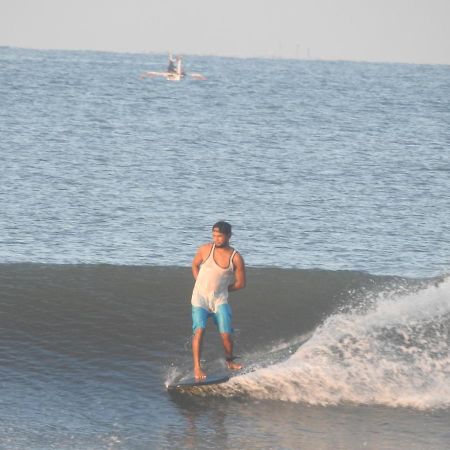 The Point Surfcamp Bali Hotel Pulukan Luaran gambar