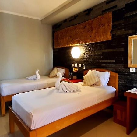 The Point Surfcamp Bali Hotel Pulukan Luaran gambar
