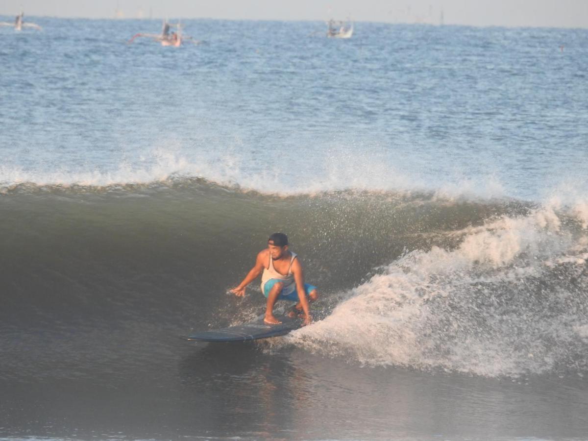 The Point Surfcamp Bali Hotel Pulukan Luaran gambar