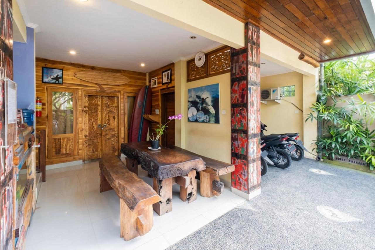 The Point Surfcamp Bali Hotel Pulukan Luaran gambar