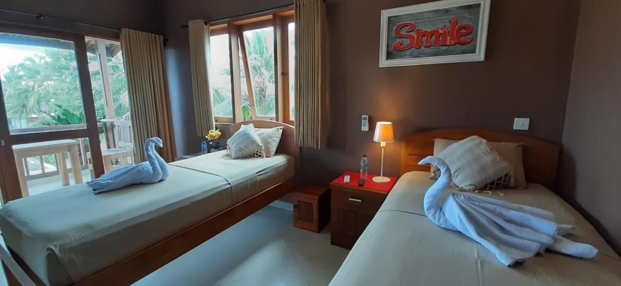 The Point Surfcamp Bali Hotel Pulukan Luaran gambar