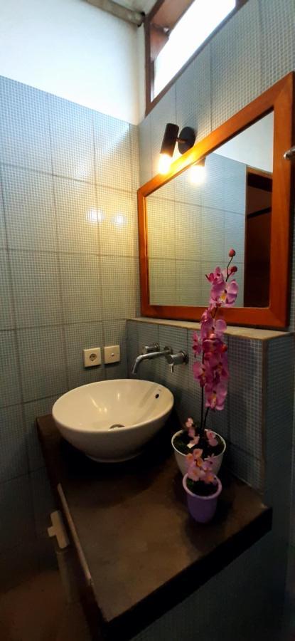 The Point Surfcamp Bali Hotel Pulukan Luaran gambar